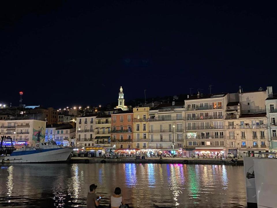 Appartement Spacieux Avec Parking Gratuit Sète Exterior foto